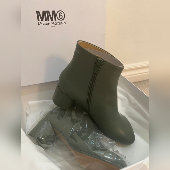 BOOTS - Picture 2 of 2